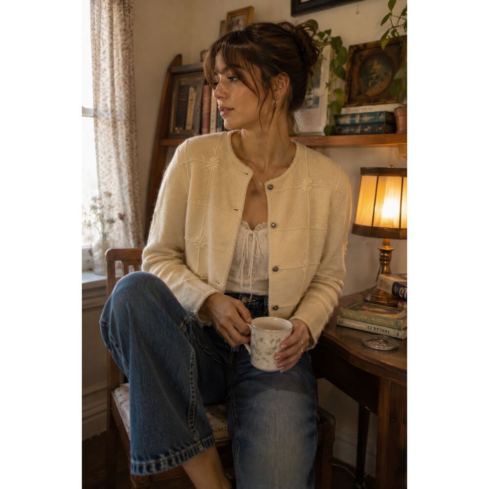 Vintage Cream 100% Wool Floral Embroidered Cottagecore Cardigan Sweater